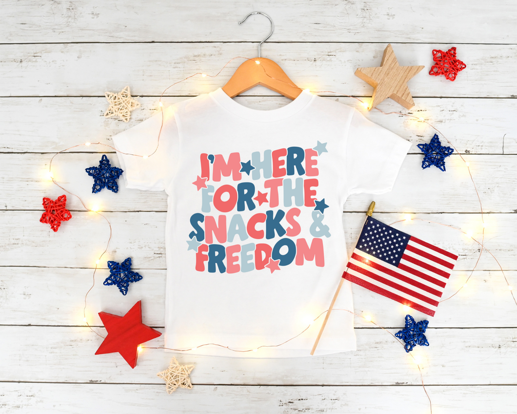 I’m Here For The Snacks & Freedom || Toddler & Youth T-Shirt